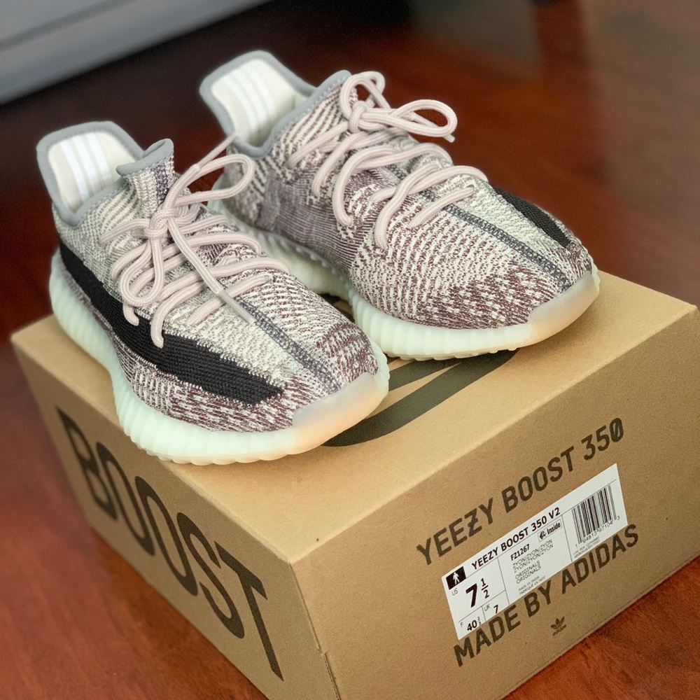 *NEW* YEEZY BOOST 350 ZYON (never worn)